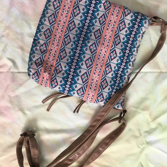 Xhilaration brand brown pleather tribal printpurse - Picture 4 of 4